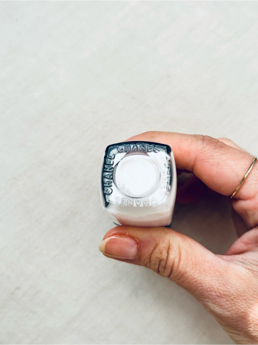 CHANEL 111 Ballerina Le Vernis Nail Polish - Picture 4 of 4